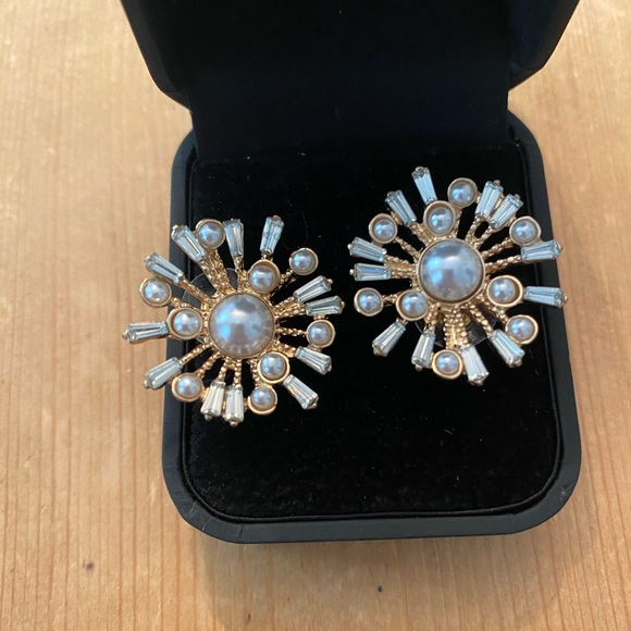 Costume Pearl Firework earrings - Picture 1 of 4